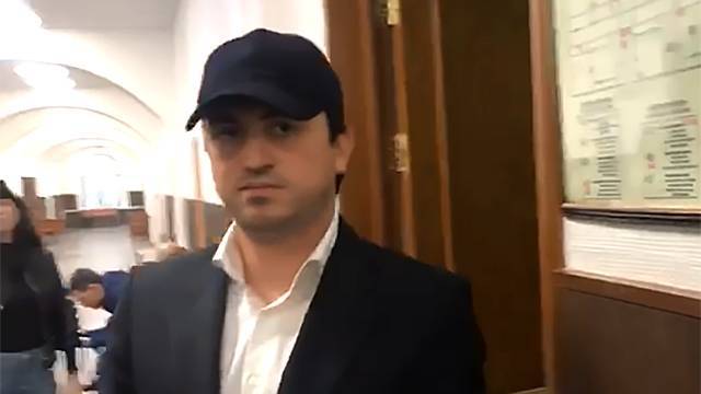 Суд оставил под арестом замгендиректора "Аэрофлота" Александрова