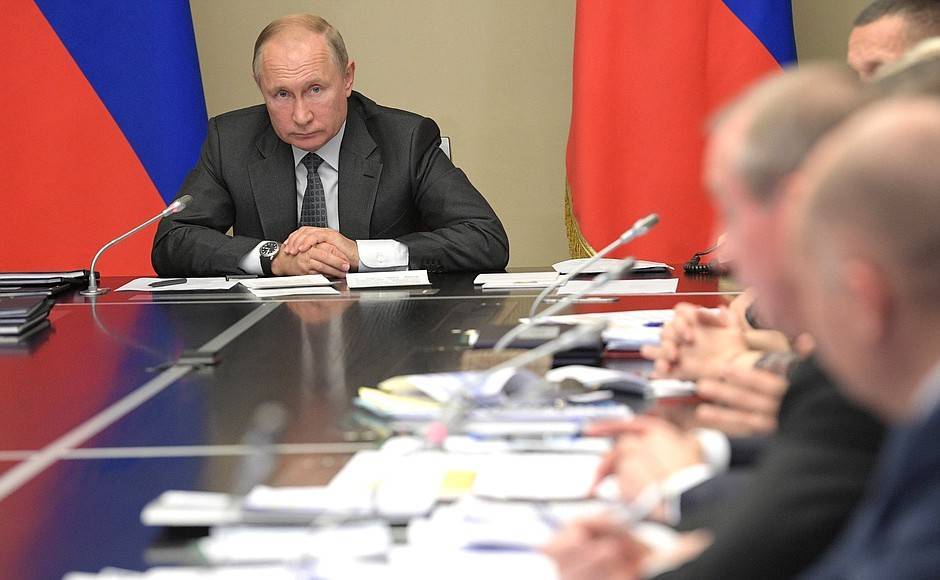 Путин призвал неформально подойти к помощи пострадавшим от паводка