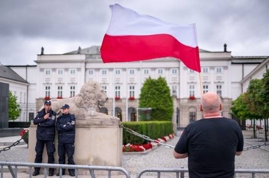 Правящая партия теряет большинство в сенате Польши