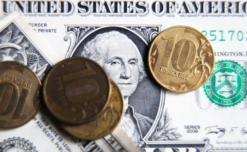 Курс валют сегодня: доллар и евро обвалились на бирже