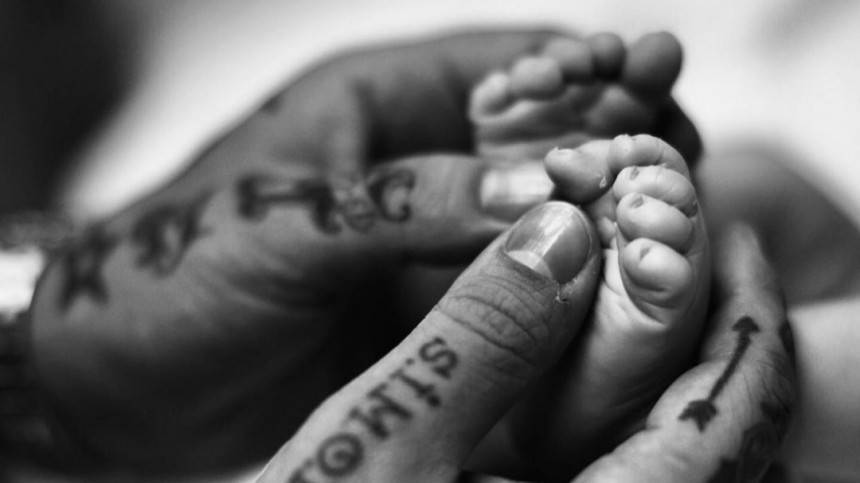 «Made by Анастасия Решетова»: Мама Тимати впервые взяла на руки внука — фото
