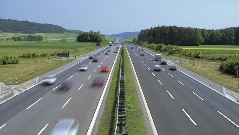 ГИБДД: Скорость на платных автотрассах поднимут до 130 км/ч