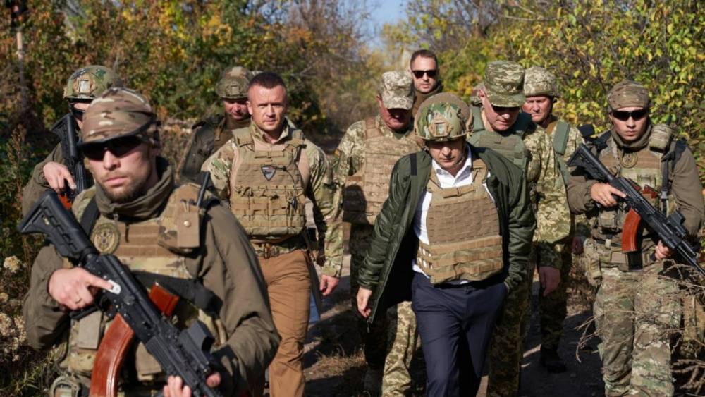 Зеленский назвал условия отвода украинских войск от линии соприкосновения с ЛНР и ДНР