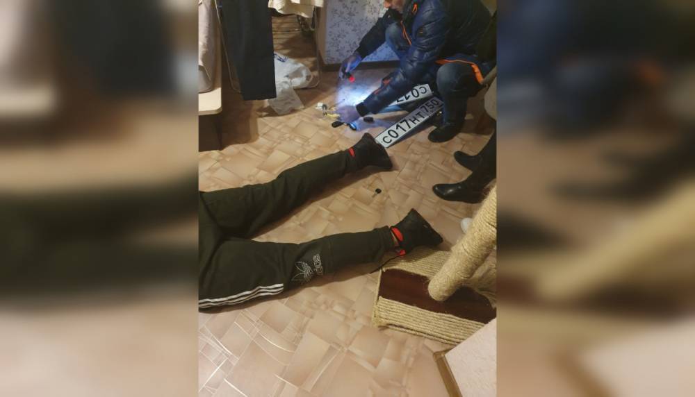 Появились фотографии из логова автоугонщиков, задержанных в Петербурге