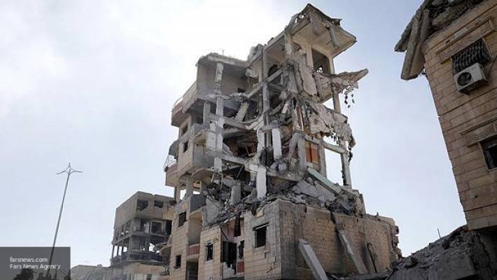 Армия Сирии впервые за 5 лет вошла в руины «мертвого» из-за курдов-боевиков города Ракка