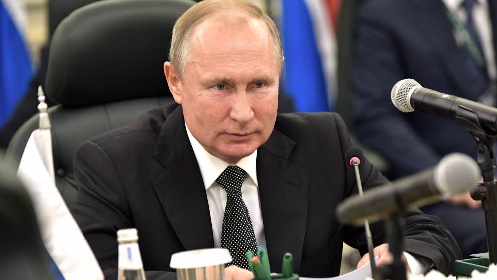 Путин заявил о поддержке Россией сотрудничества с ОАЭ в сфере энергетики