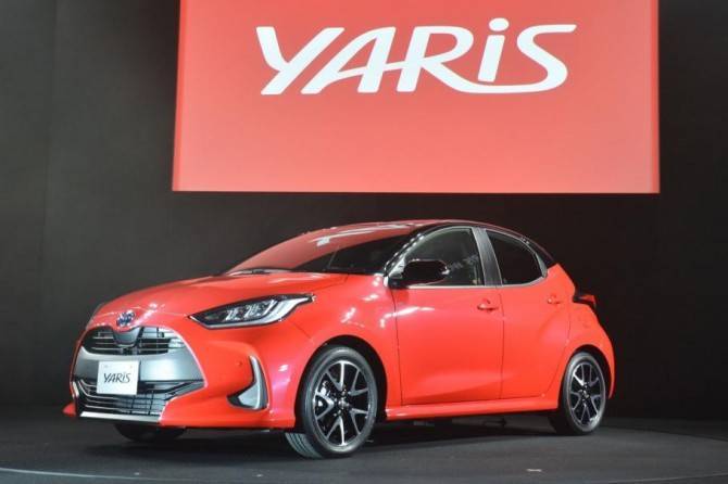 Toyota представила Yaris нового поколения