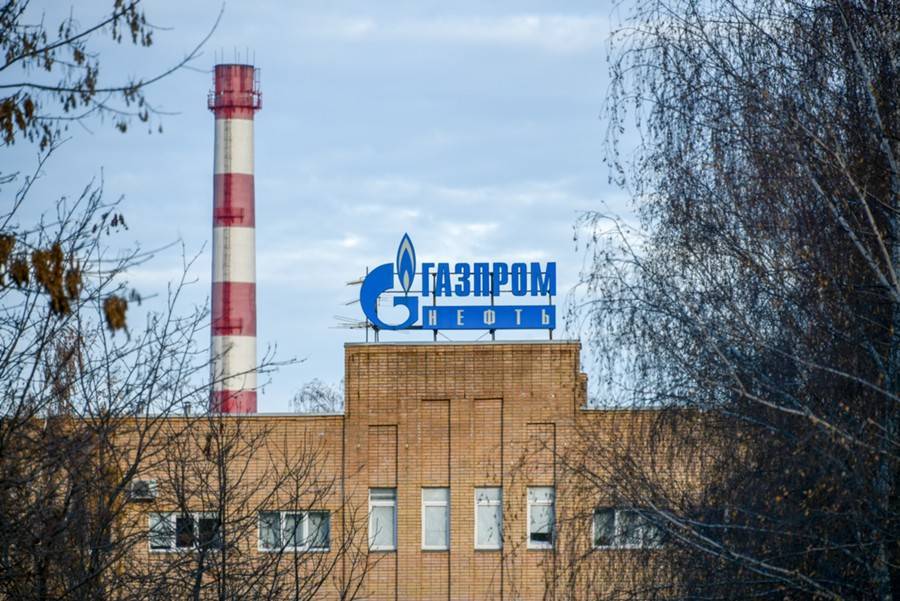 "Газпрому" через спутник отключили иностранную технику