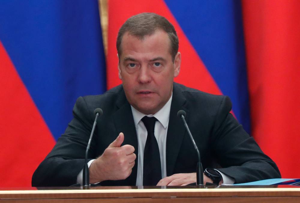 Медведев призвал узнать, почему в 17 регионах выросла смертность в ДТП