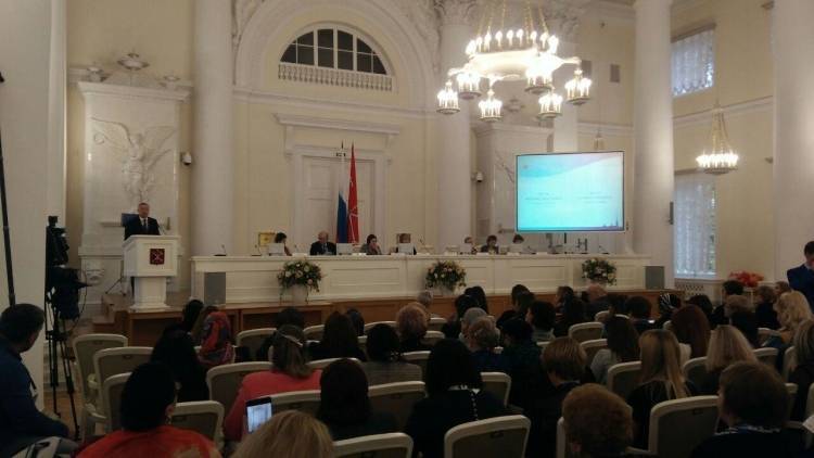 Беглов поприветствовал участников международной женской конференции в Петербурге