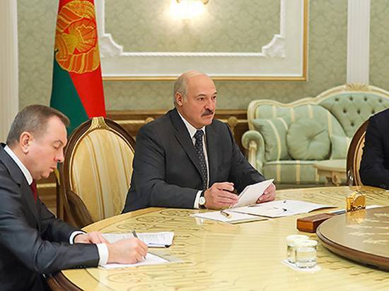 Лукашенко прокомментировал конспирологическую версию задержания россиянки в Минске