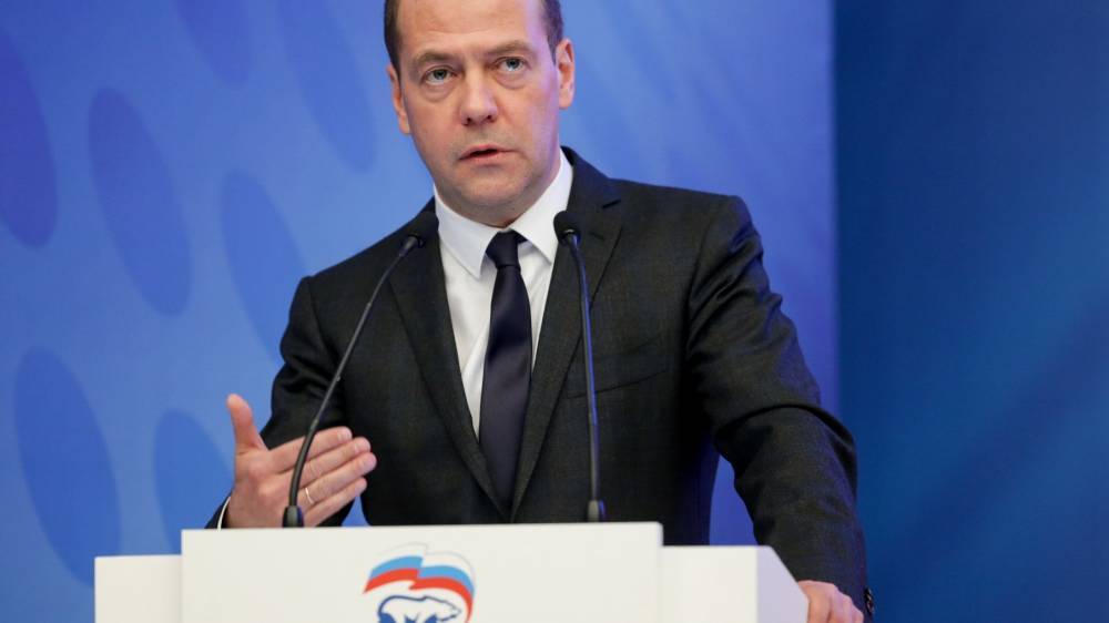 Медведев потребовал от губернаторов прекратить вранье и манипуляции со статистикой