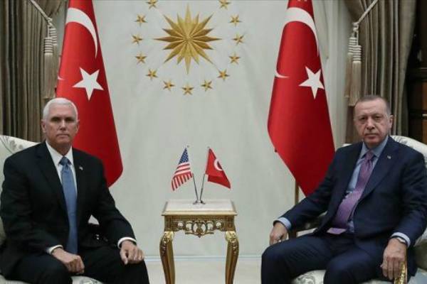 Вице-президент США убедил Эрдогана остановить наступление в Сирии