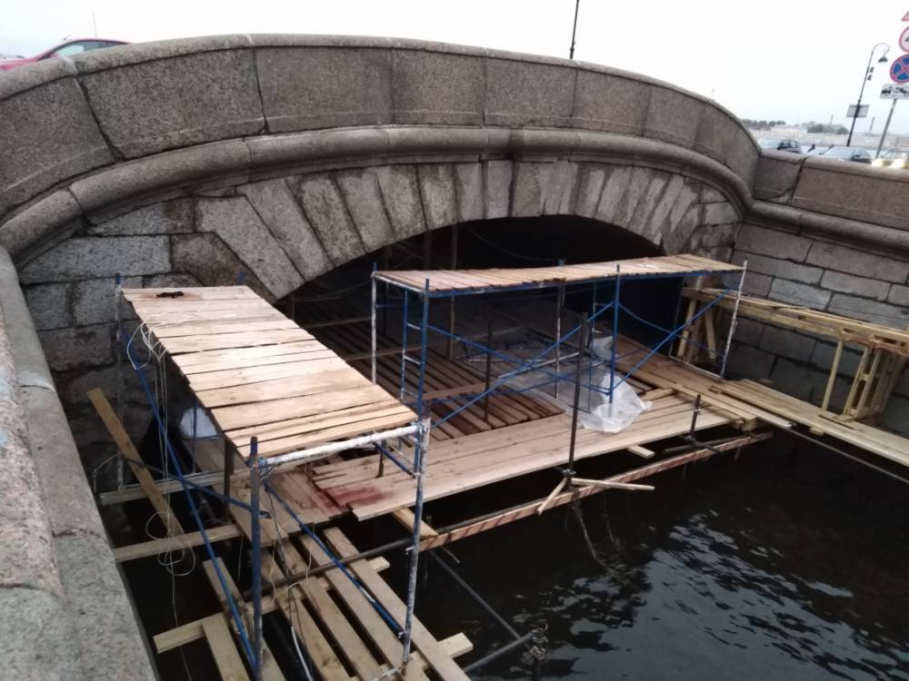 НЕВСКИЕ НОВОСТИ проинспектировали ход работ по восстановлению Верхнего Лебяжьего моста