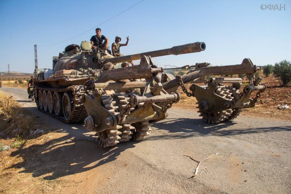 Сирийская армия разворачивает позиции в Манбидже после ухода курдских радикалов