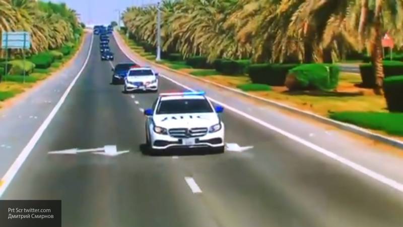 Автомобили с надписью "ДПС" сопроводили кортеж Путина в ОАЭ