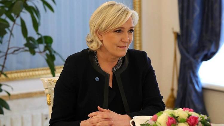 Марин ле Пен намерена участвовать в выборах президента Франции в 2022 году