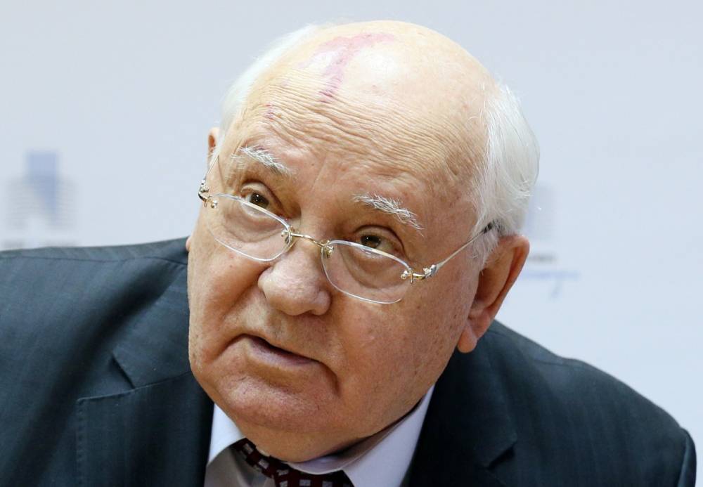 Горбачев рассказал о своих обращениях к Путину и Макрону
