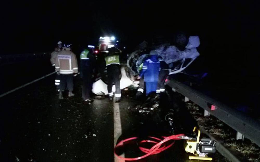 Пять пассажиров Приоры погибли при лобовом столкновении