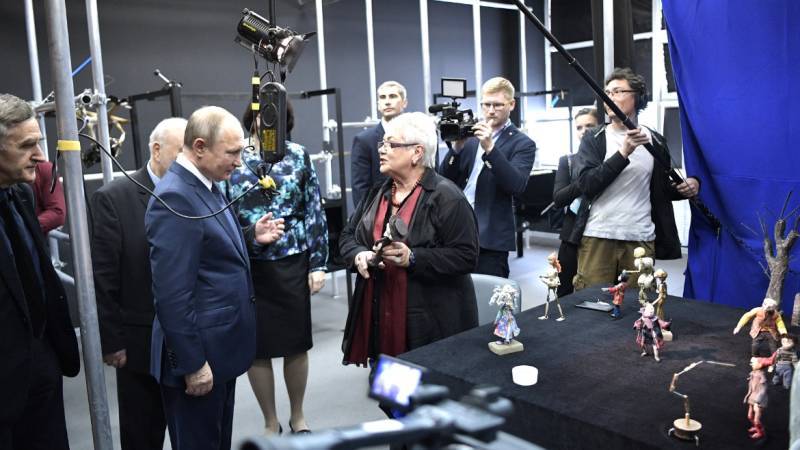 ВГИК наградил Путина медалью в честь столетнего юбилея института