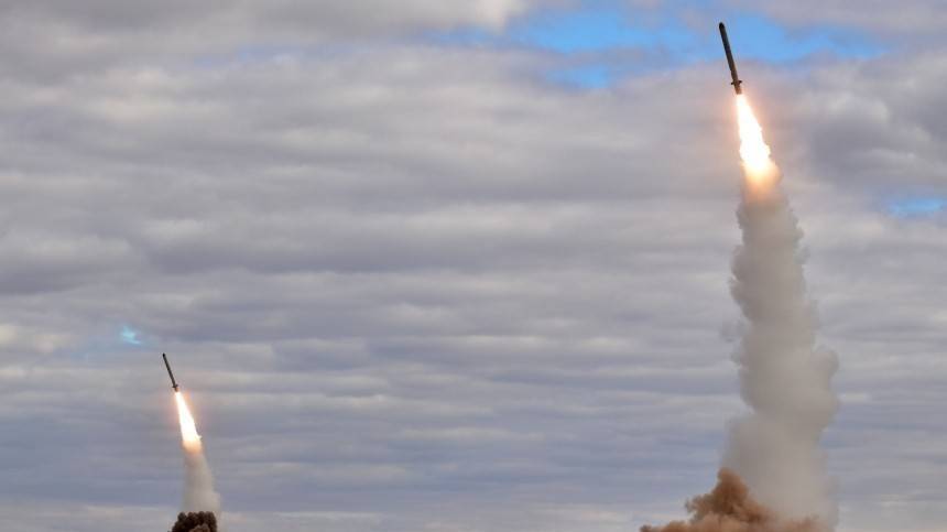 Видео: российские военные провели пуски ракет под руководством президента РФ