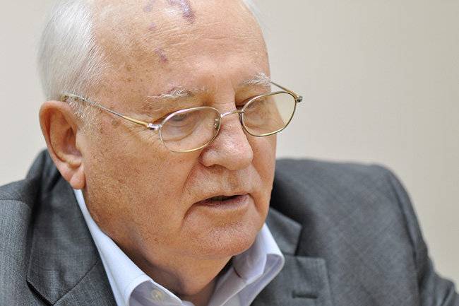 Горбачев предупредил Путина и Макрона об угрозе ядерной войны