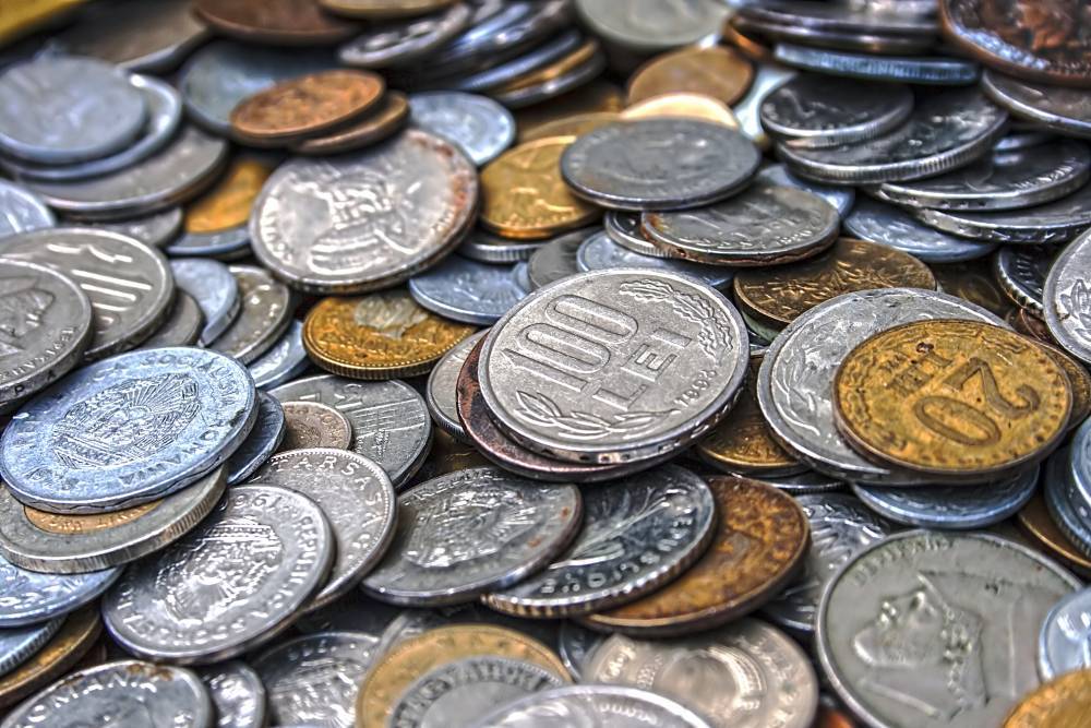 В центре Москвы женщине продали фальшивые старинные монеты