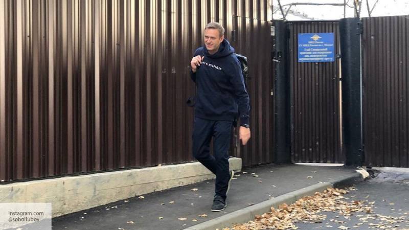 Навальный сбежал в США, узнав о готовящихся обысках в ФБК