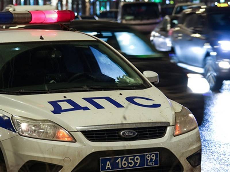 Иностранцы пострадали в ДТП с участием Porsche и такси в Москве