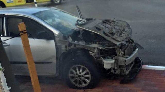 В Нешере водителя взорвали вместе с машиной, полиция подозревает криминальный теракт