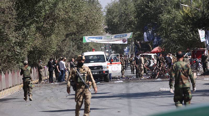В результате взрывов в афганской мечети погибли десятки человек