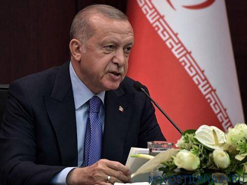 Эрдоган на встрече с Пенсом согласился приостановить операцию в Сирии
