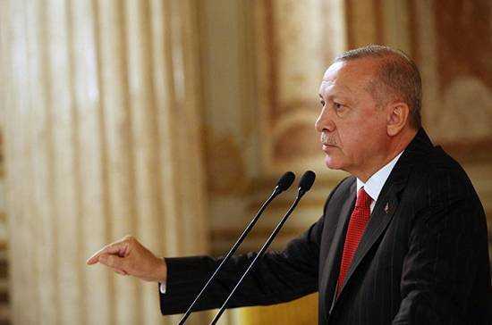 Эрдоган пригрозил США продолжить военную операцию в Сирии