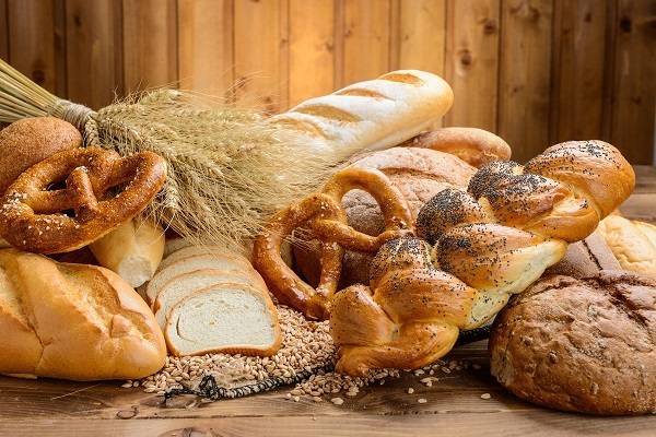 Пекари опровергли известия о резком скачке цен на хлеб в России