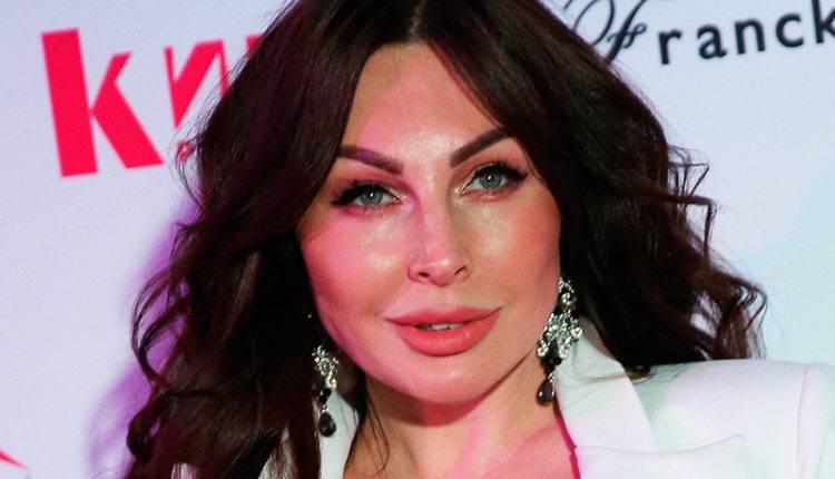 Суд лишил актрису Наталью Бочкареву водительских прав