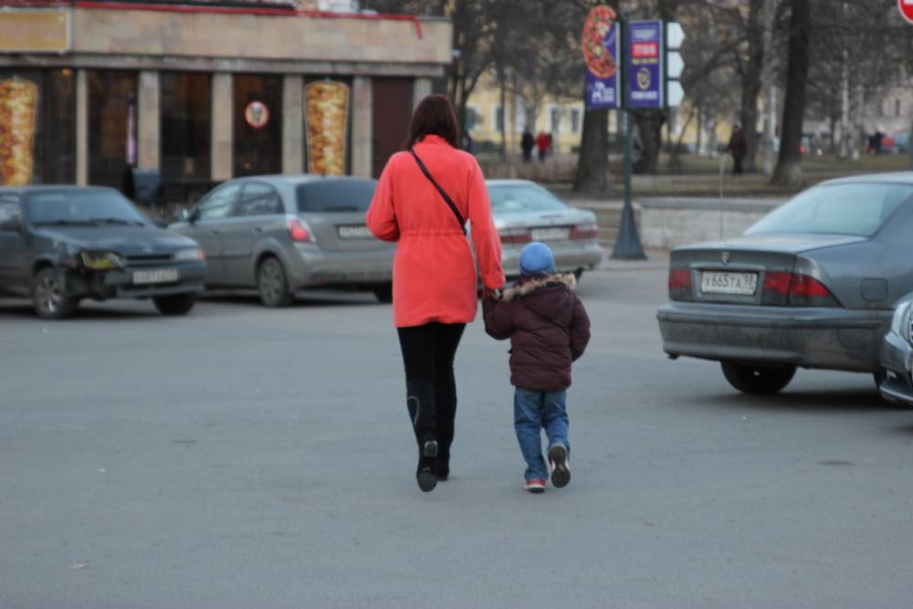 Жена сбежала с ребенком от мужа в Петербург из-за нежелания переезжать в Германию
