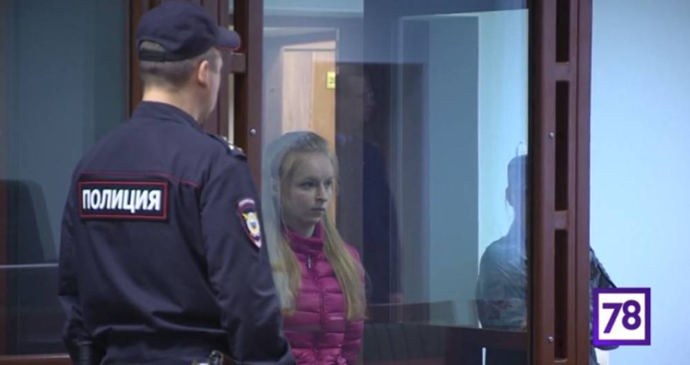 В Петербурге озвучен приговор зарезавшей сестру-фотомодель девушке