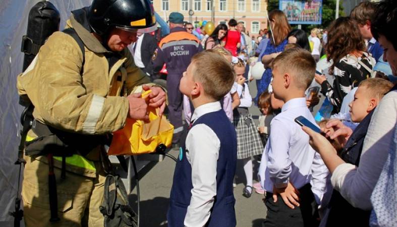 Петрозаводчан приглашают поучаствовать в конкурсе юных пожарных