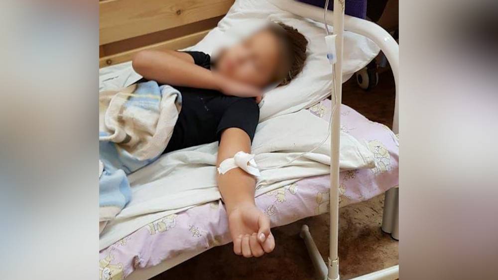 "Ступня держалась на коже": девочка сломала ногу в батутном центре