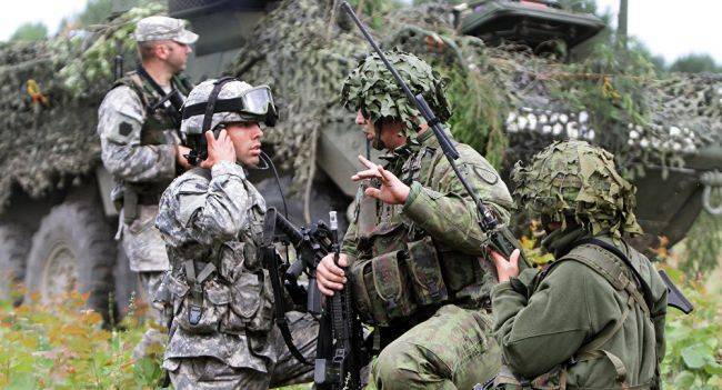Солдаты НАТО в Эстонии жалуются, что их запугивают «российские тролли»