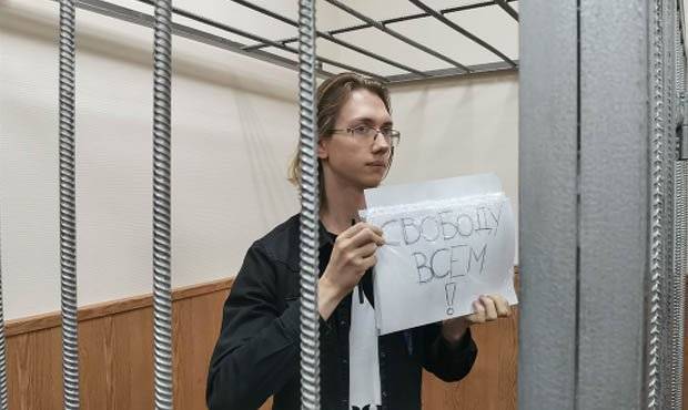 У здания МАИ проходят  пикеты в поддержку арестованного по «московскому делу» студента Андрея  Баршая