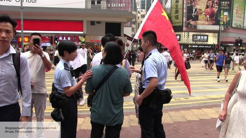 Китайский посол высмеял украинских инструкторов за организацию протестов в Гонконге