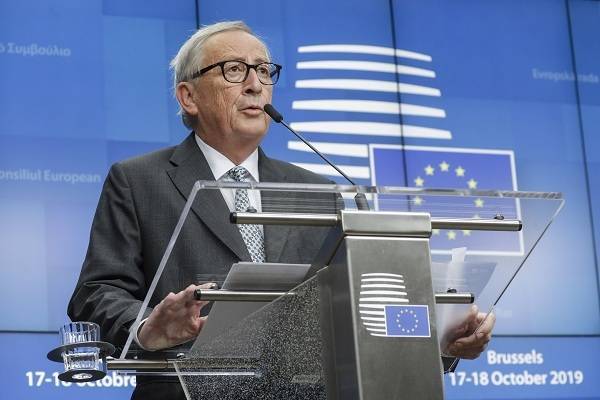Жан-Клод Юнкер расплакался из-за ухода с поста главы Еврокомиссии