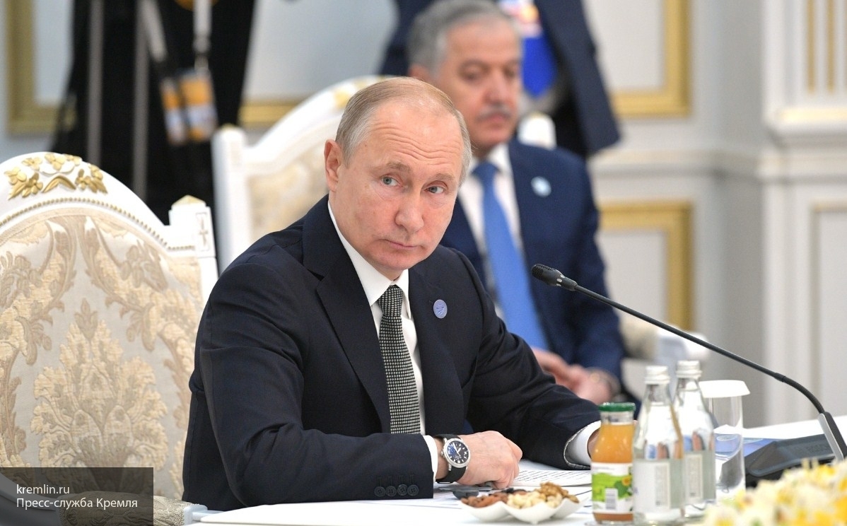 Рейтинг доверия Путину к середине октября вырос до 73,3%