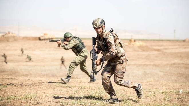Спецназ из Турции попал в засаду курдов в районе Ракки в Сирии