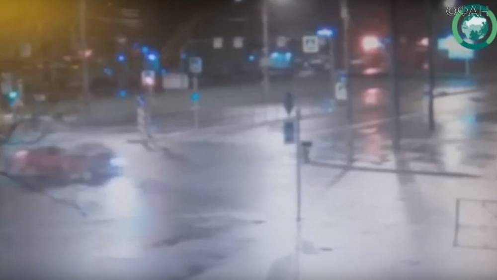 Появилось видео страшного ДТП на Ленинском проспекте в Петербурге