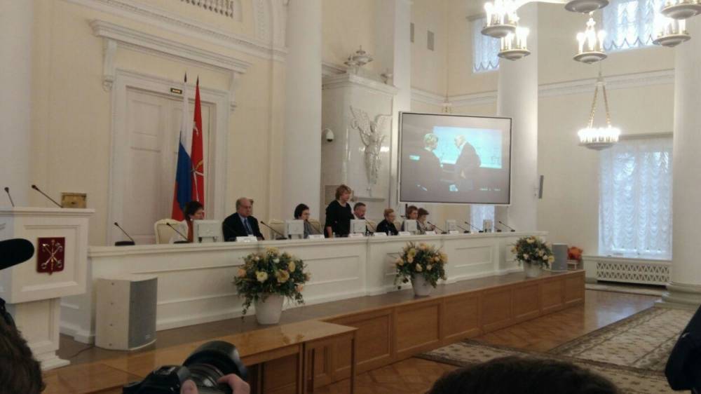 Женщины-лидеры, философы и бизнесвумен собрались на конференции в Петербурге