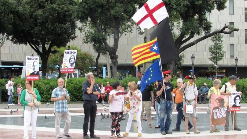 Полиция Каталонии задержала не менее 20 человек в ходе протестов
