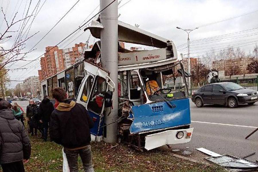 Число пострадавших в ДТП с троллейбусом в Чебоксарах выросло до 32