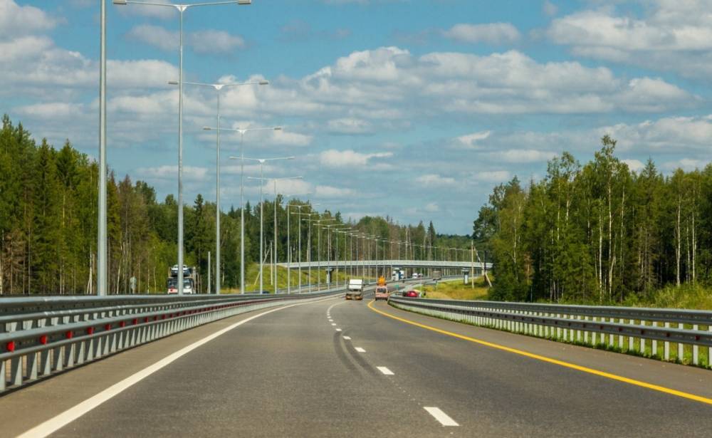 Скорость движения на трассе «Москва — Петербург» составит 130 километров в час